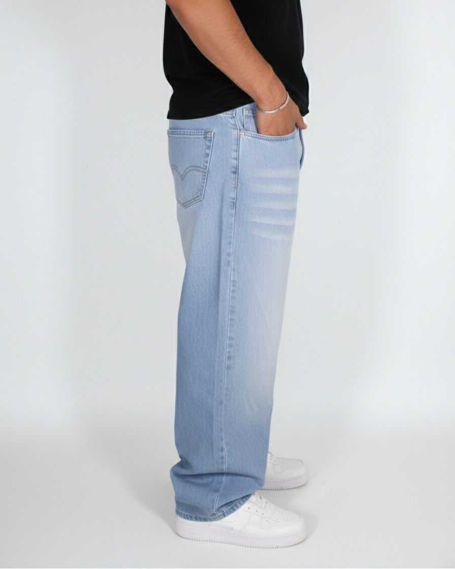 Pantalón Baggy Azul Claro Bigotes
