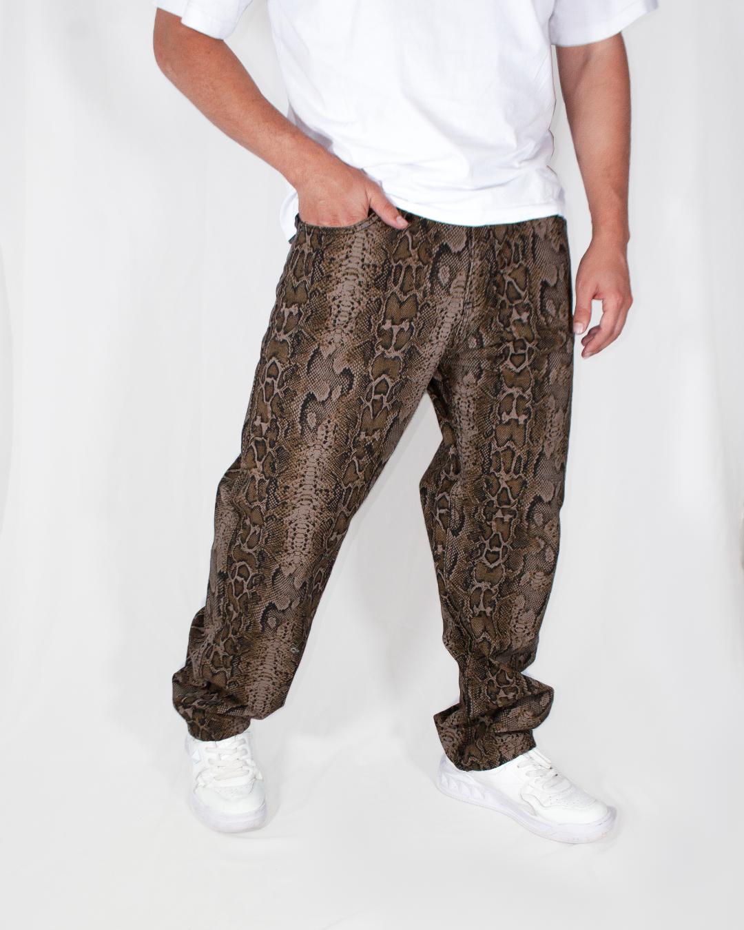 Pantalón Baggy Animal Print Café Serpiente