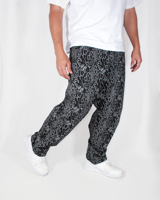 Pantalón Baggy Animal Print Gris Pantera