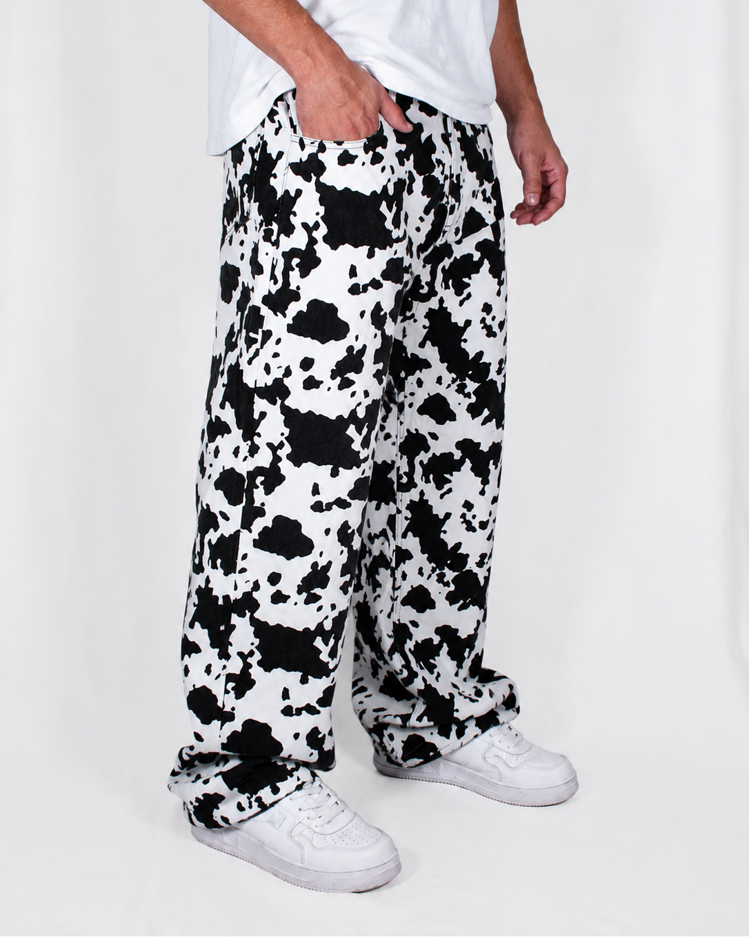 Pantalón Baggy Animal Print Vaca Blanco y Negro