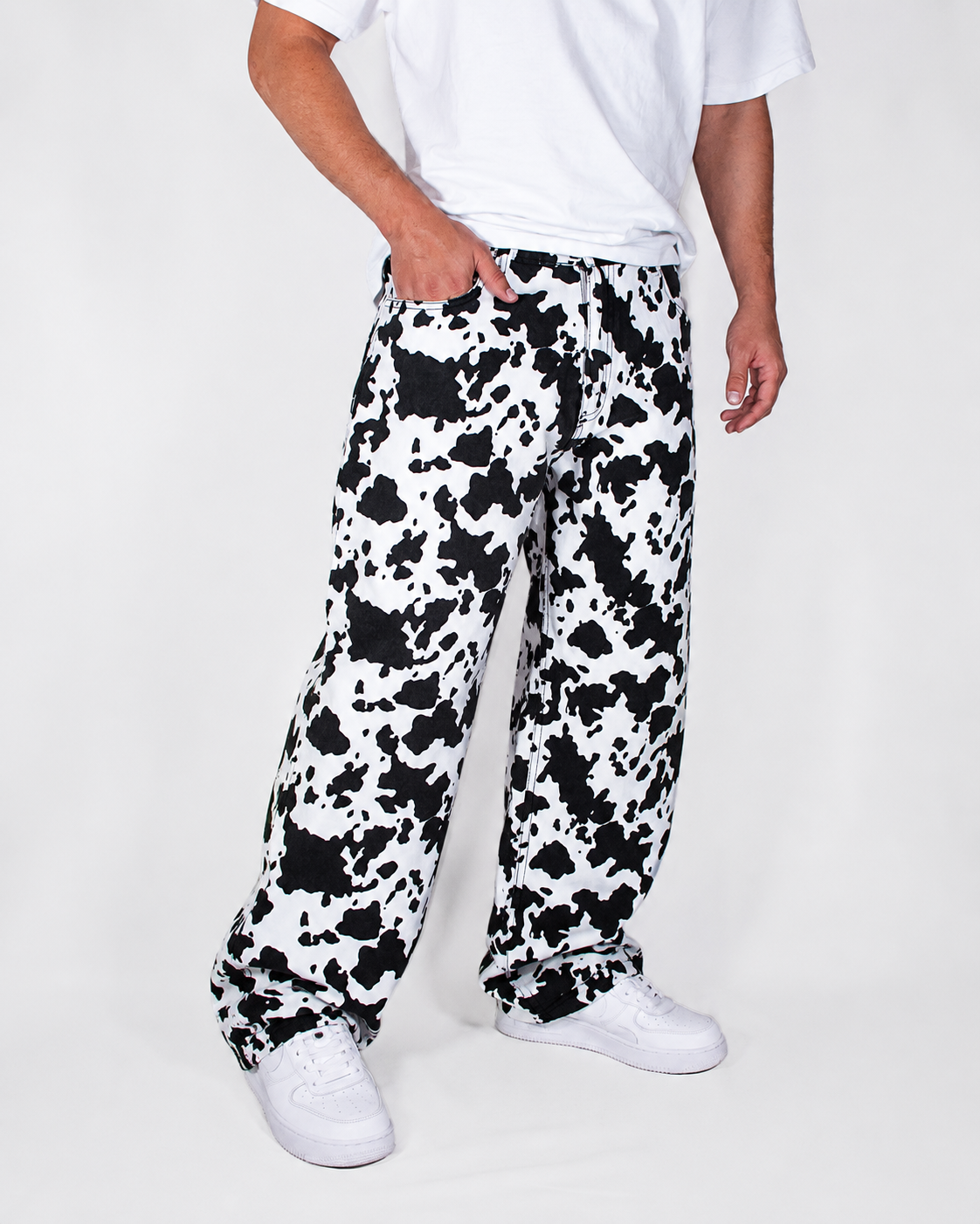 Pantalón Baggy Animal Print Vaca Blanco y Negro